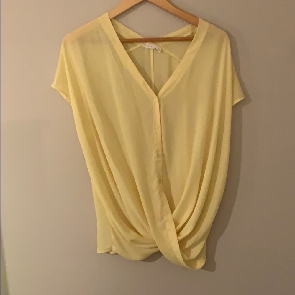 Women’s Short-sleeve Blouse